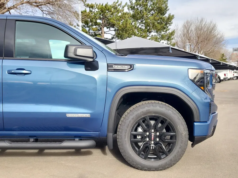 2026 GMC Sierra 1500 Elevation | Photo 5 of 23