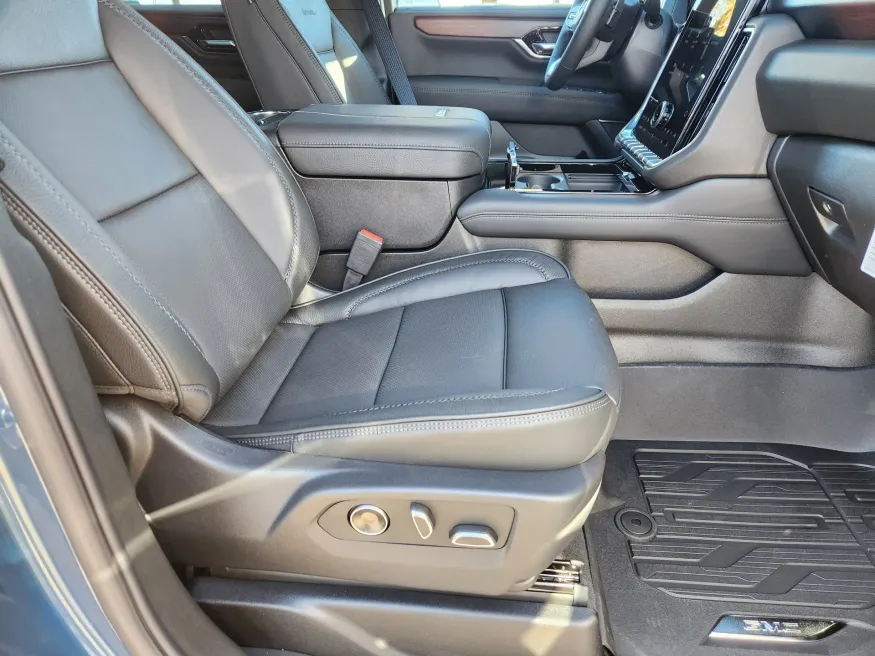 2026 GMC Yukon XL Denali | Photo 18 of 30