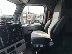 2022 Freightliner Cascadia 126 | Thumbnail Photo 10 of 21
