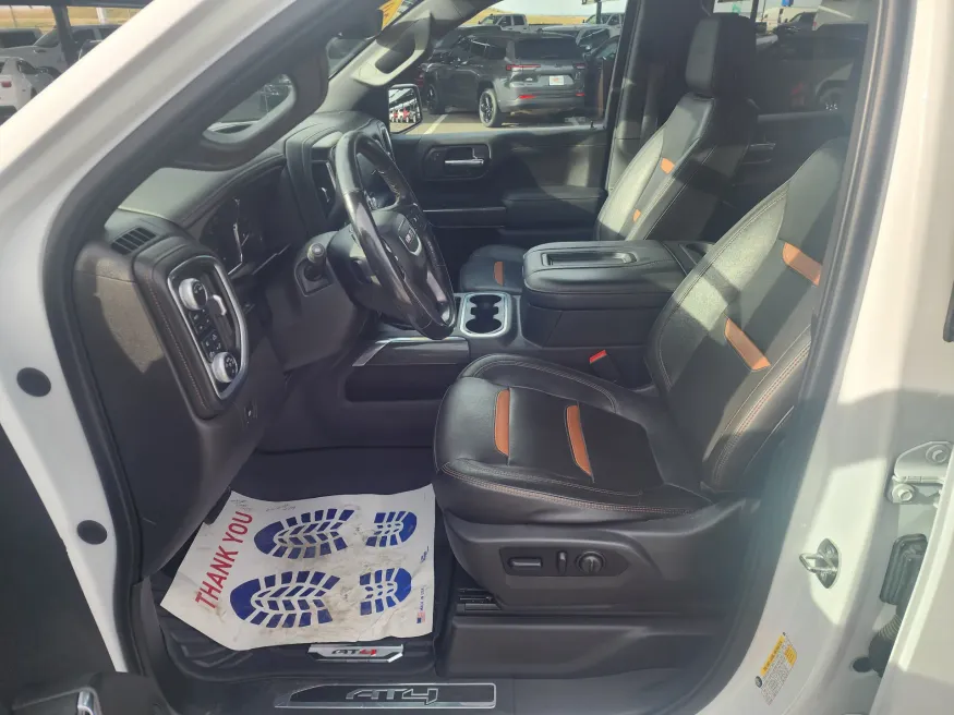 2020 GMC Sierra 1500 AT4 | Photo 11 of 28