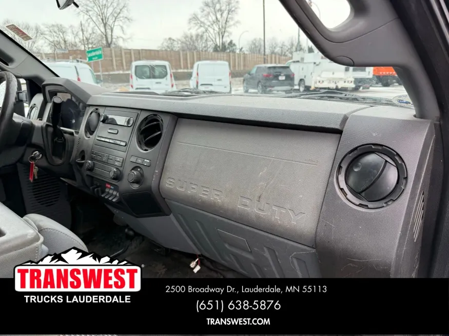 2011 Ford Super Duty F-350 XL | Photo 5 of 20