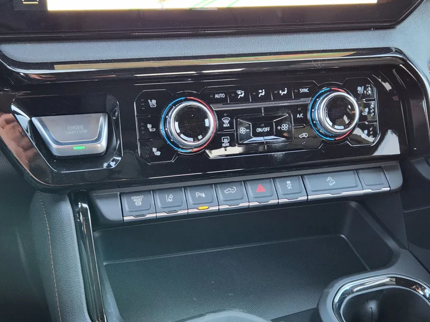 2026 GMC Sierra 2500HD AT4 | Photo 13 of 20