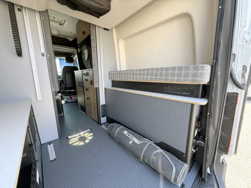 2026 Winnebago Revel 44E | Photo 15 of 17