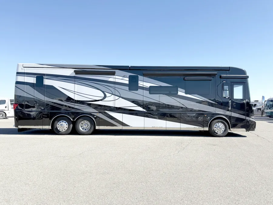 2026 Newmar Essex 4551 | Photo 3 of 33