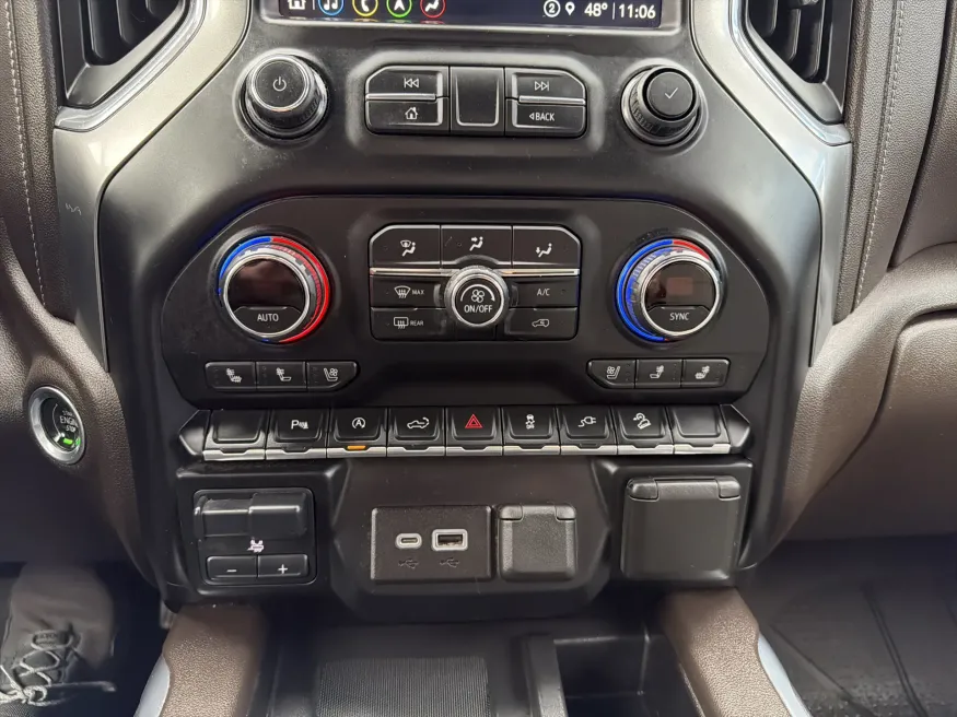 2021 Chevrolet Silverado 1500 LTZ | Photo 16 of 19