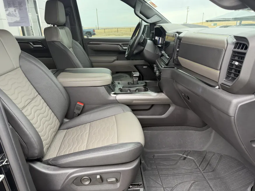 2024 Chevrolet Silverado 1500 ZR2 | Photo 11 of 20