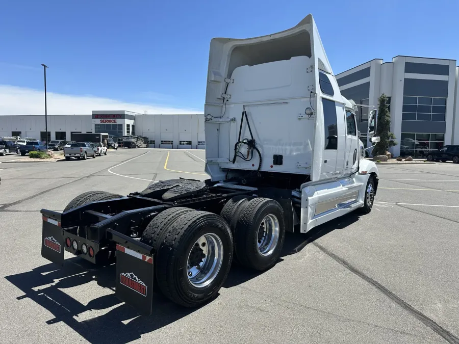 2022 Western Star 5700XE | Photo 5 of 22