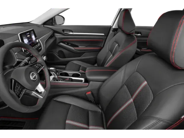 2024 Nissan Altima | Photo 5 of 12