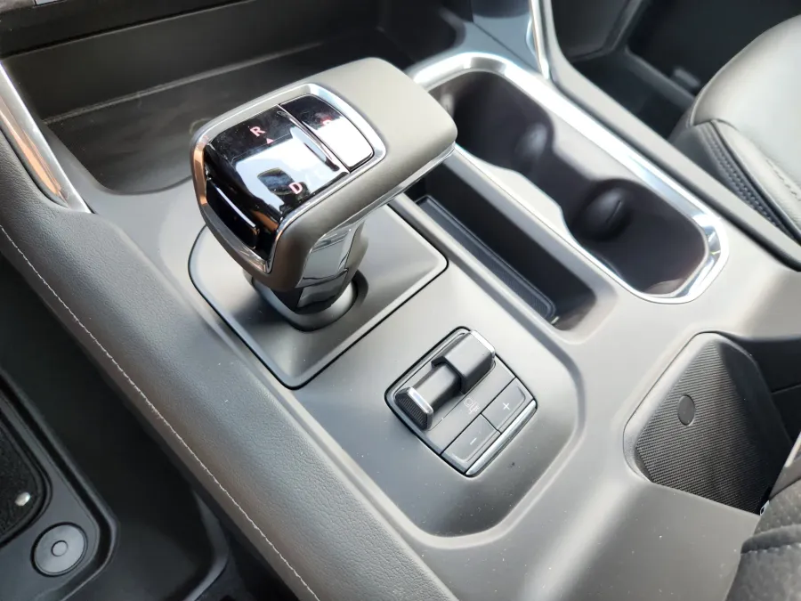 2026 GMC Sierra 1500 Denali | Photo 27 of 31