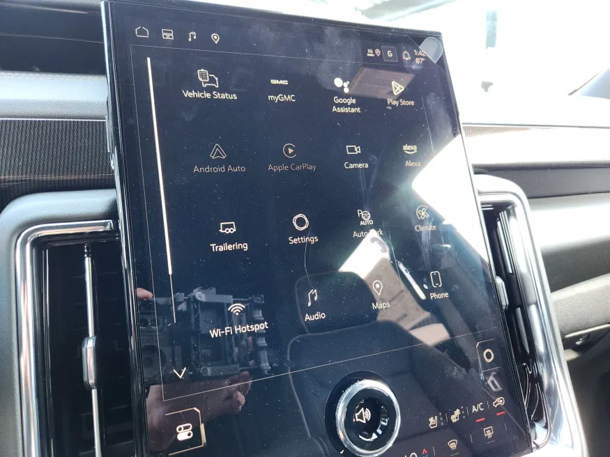 2025 GMC Yukon XL Elevation | Photo 29 of 33