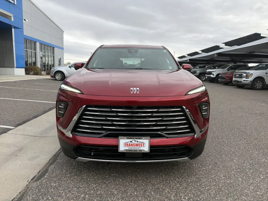 2025 Buick Enclave Preferred | Photo 7 of 24