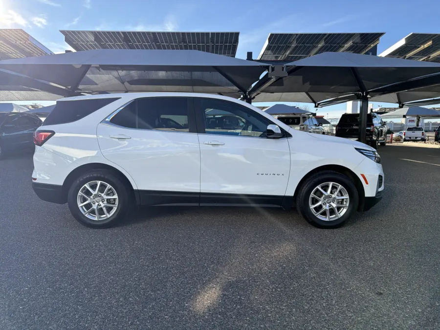 2024 Chevrolet Equinox LT | Photo 5 of 21