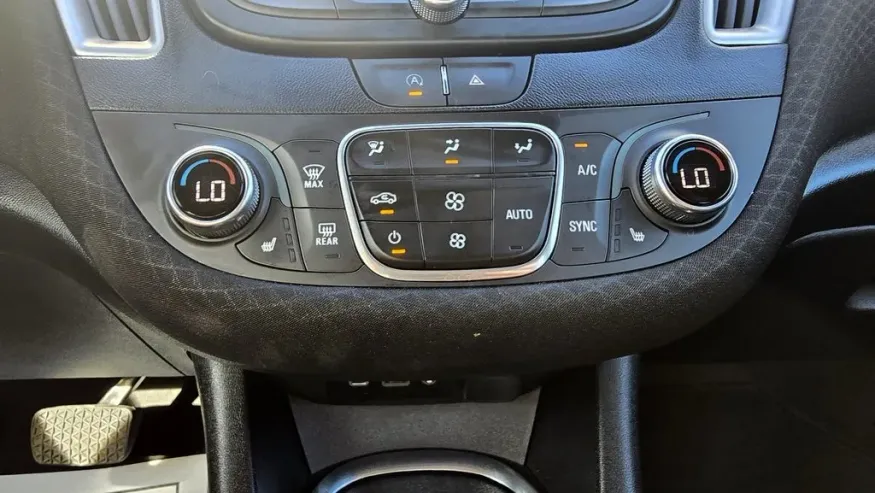 2024 Chevrolet Malibu | Photo 20 of 27