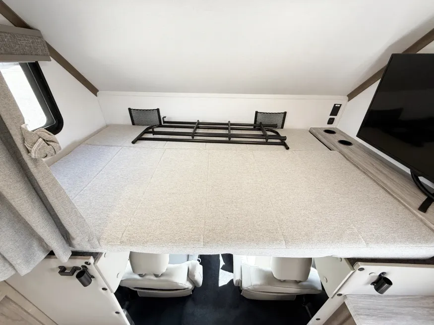 2025 Dynamax Isata 30FW | Photo 7 of 25