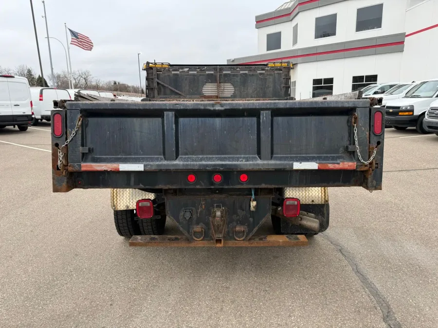 2016 Ford Super Duty F-550 XL | Photo 9 of 20