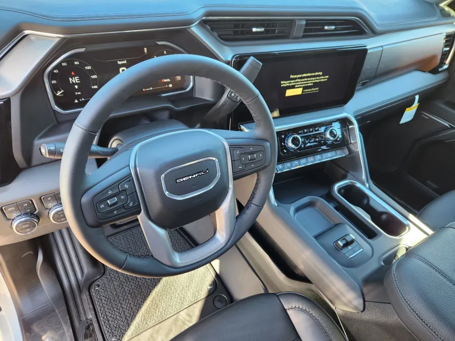 2026 GMC Sierra 2500HD Denali | Photo 7 of 31