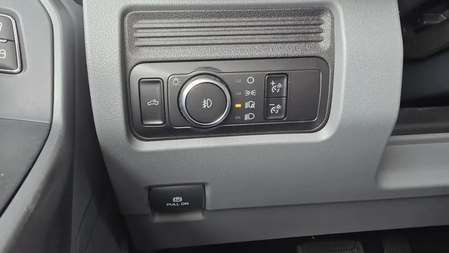 2026 Ford Super Duty F-250 | Photo 23 of 38