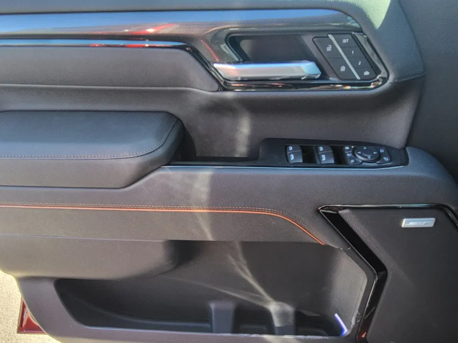 2026 GMC Sierra 2500HD AT4 | Photo 22 of 32