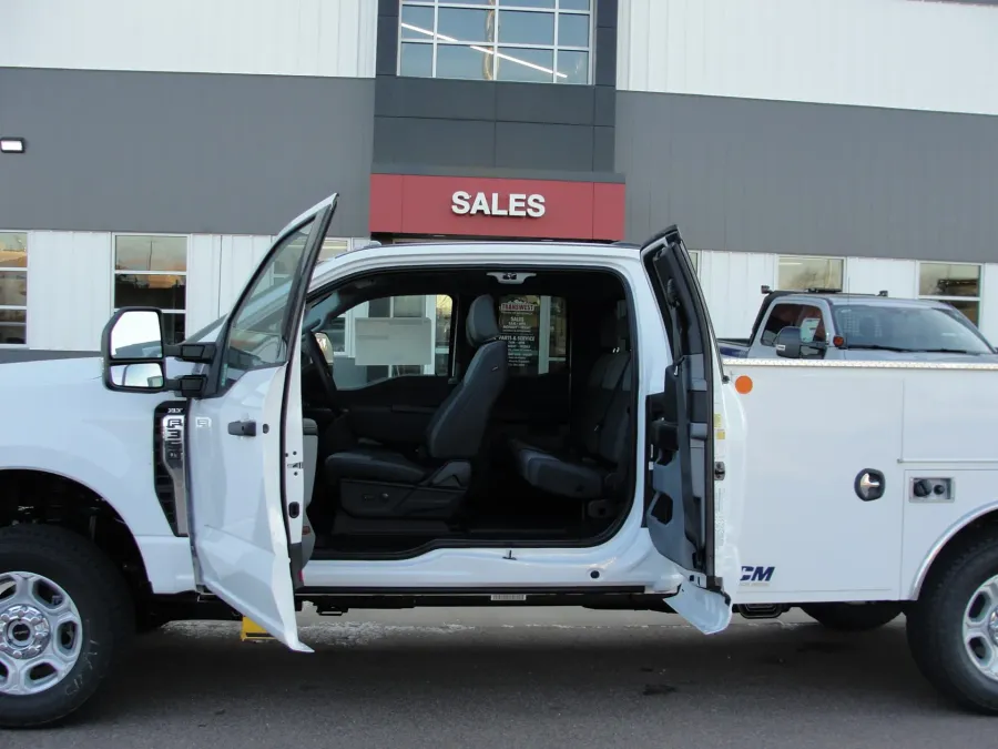 2026 Ford F-350 | Photo 12 of 14