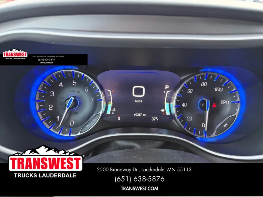 2024 Chrysler Pacifica Touring L | Photo 11 of 24