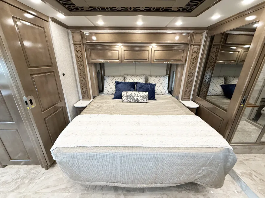 2023 Newmar Essex 4551 | Photo 16 of 34