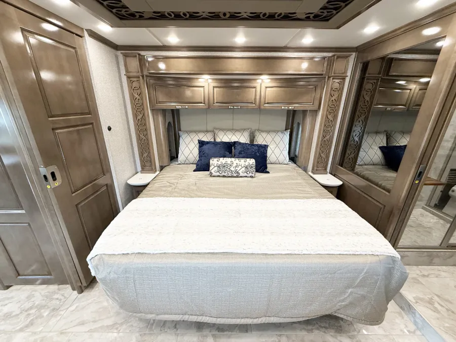 2023 Newmar Essex 4551 | Photo 16 of 34