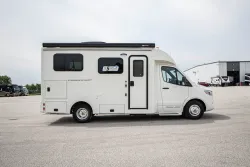 2026 Pleasure-way Plateau XLTW | Thumbnail Photo 4 of 24