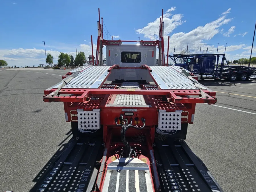 2020 Peterbilt 389 | Photo 6 of 35