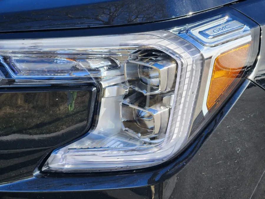 2023 GMC Terrain Denali | Photo 6 of 21