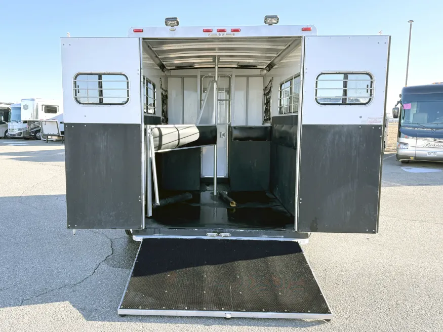 2001 Sundowner 2HBP | Photo 8 of 13