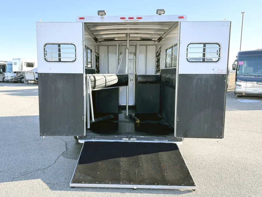 2001 Sundowner 2HBP | Photo 8 of 13