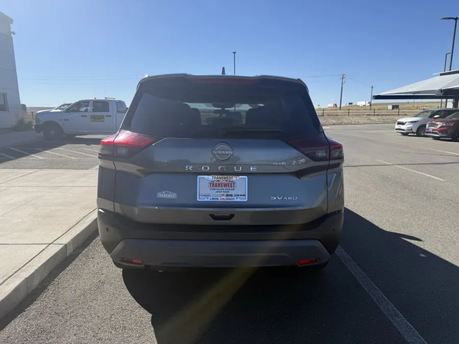 2023 Nissan Rogue SV | Photo 6 of 19