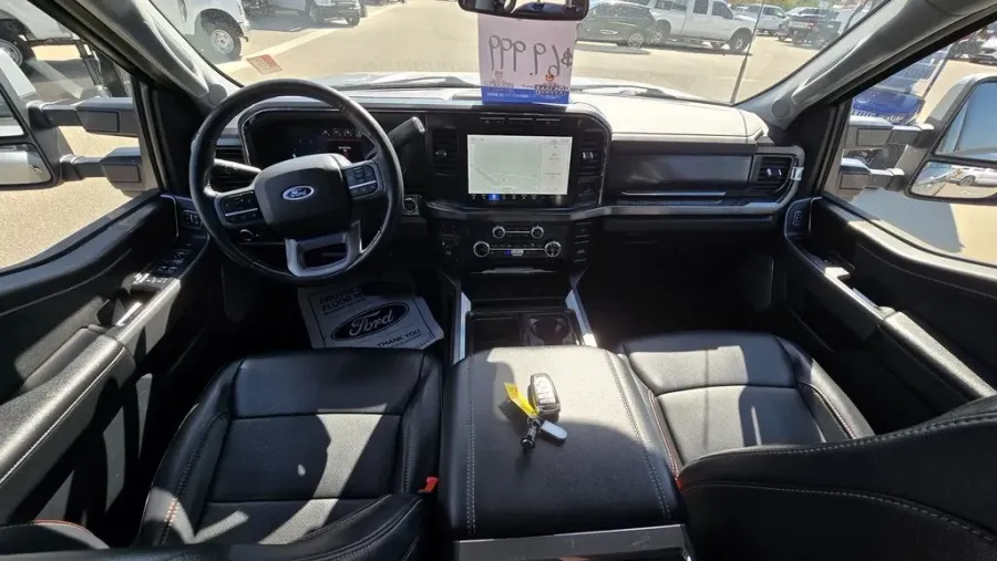 2023 Ford F-250 | Photo 26 of 30