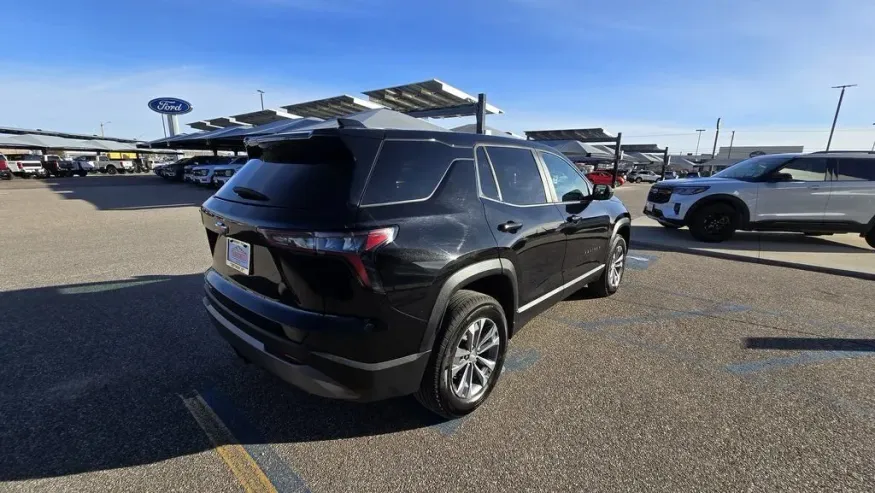 2025 Chevrolet Equinox | Photo 5 of 30