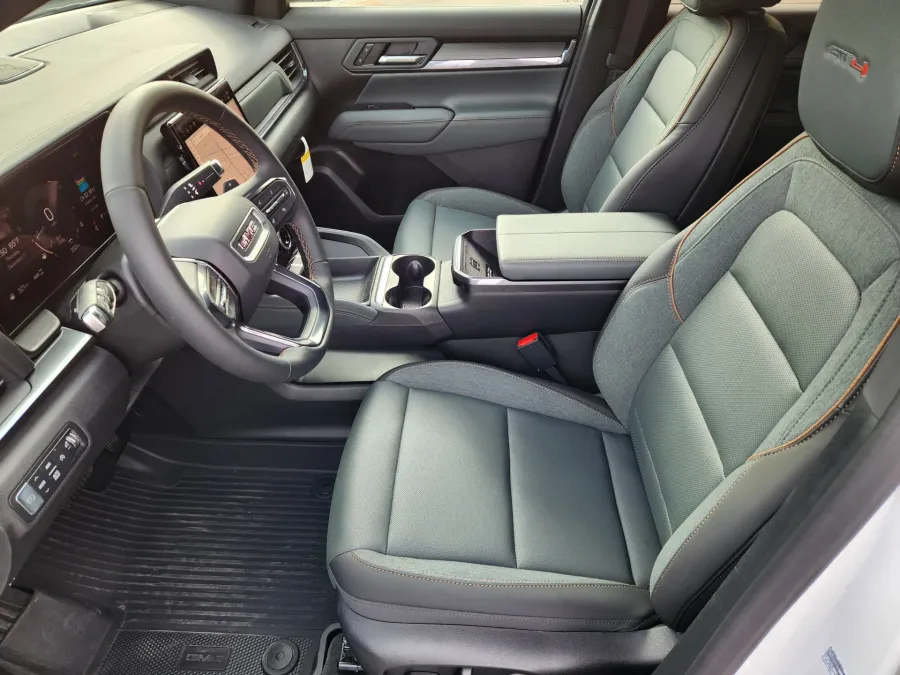 2026 GMC Terrain AT4 | Photo 8 of 23