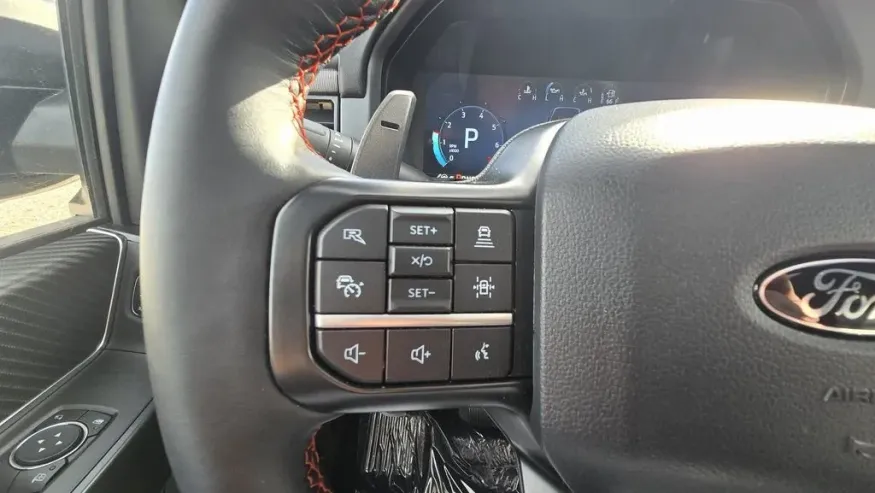 2025 Ford F-150 | Photo 16 of 32