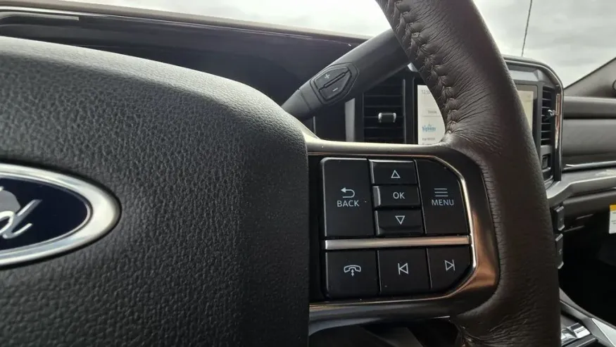 2026 Ford Super Duty F-250 | Photo 30 of 43