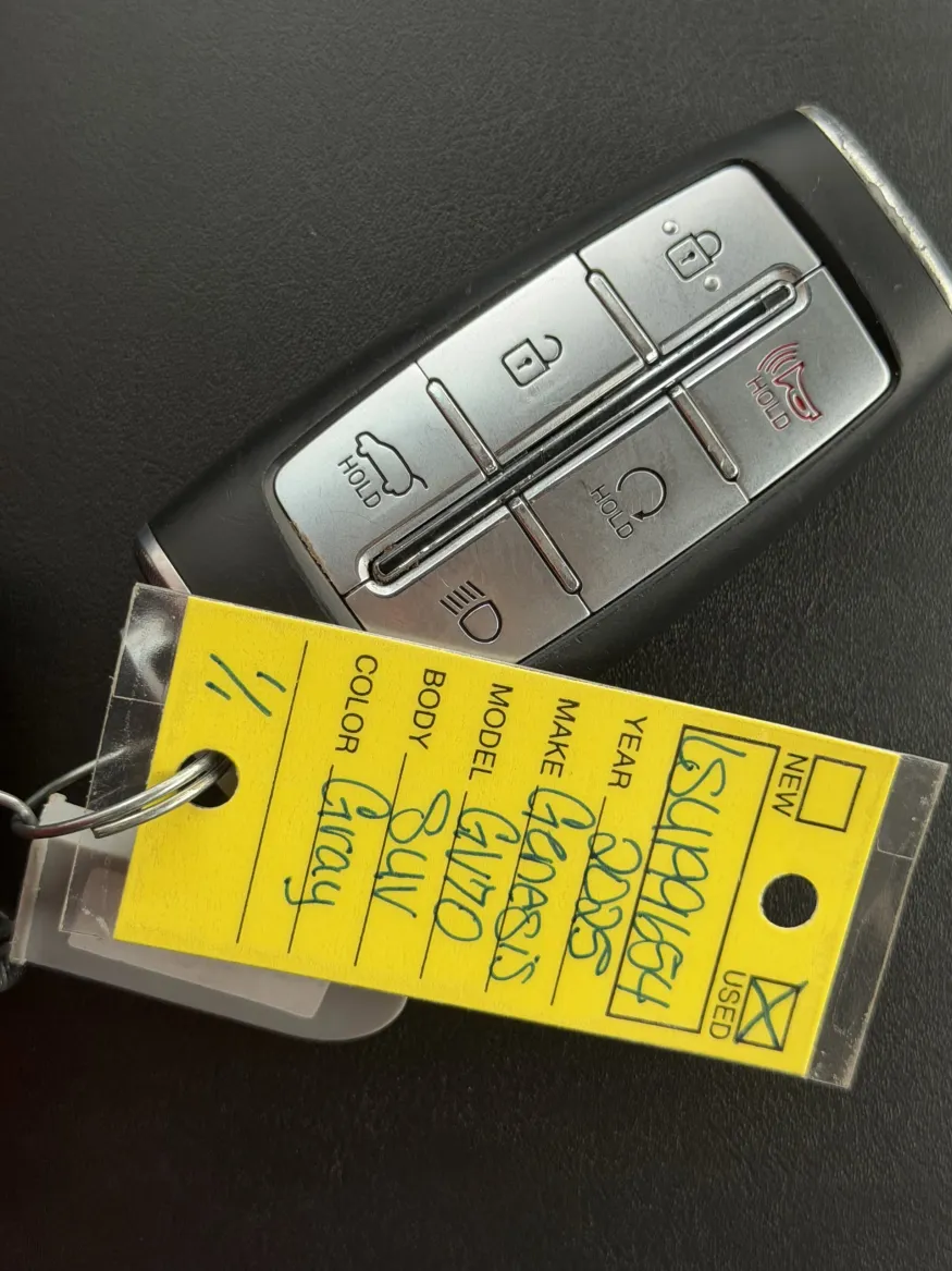 2025 Genesis GV70 2.5T | Photo 18 of 19