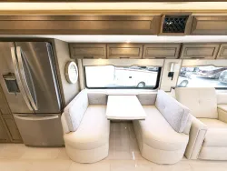 2026 Newmar London Aire 4551 | Thumbnail Photo 10 of 34