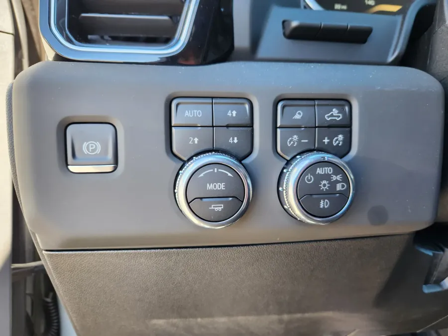 2026 GMC Sierra 2500HD Denali | Photo 6 of 32