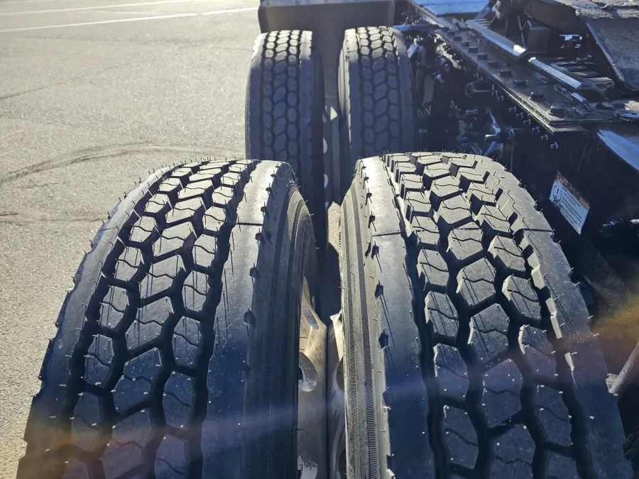 2023 Western Star 4900SA | Photo 14 of 18