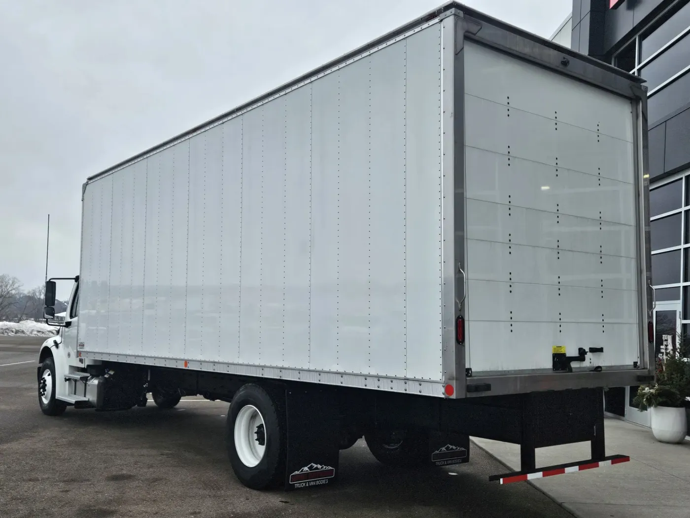 2026 Freightliner M2 106 | Photo 5 of 11