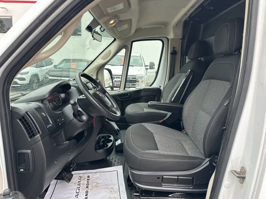 2021 RAM ProMaster 2500 High Roof | Photo 7 of 20