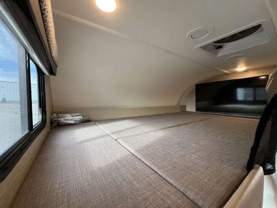 2022 Thor Four Winds 27R | Photo 14 of 37