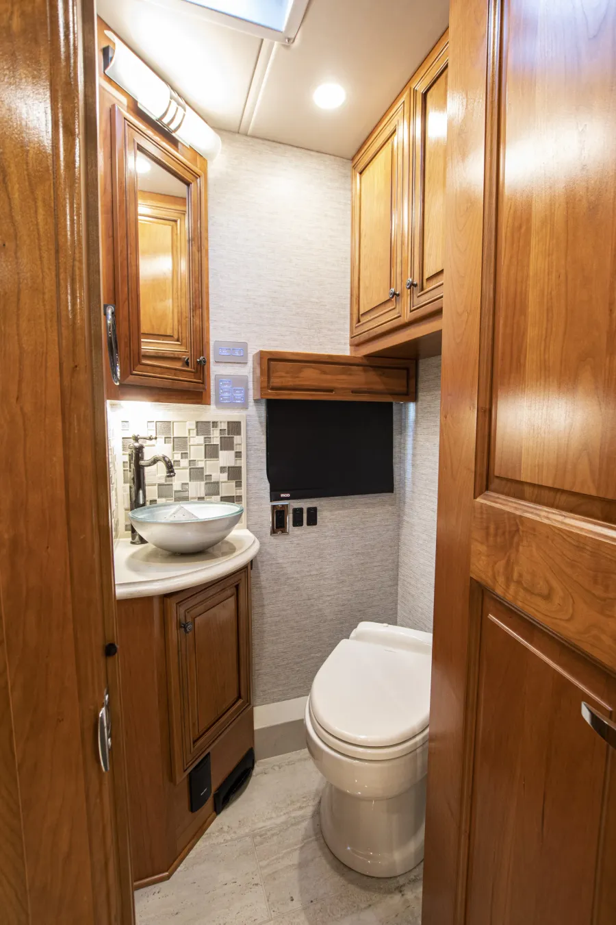 2020 Newmar Dutch Star 4369 | Photo 23 of 55