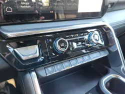 2026 GMC Sierra 2500HD Denali | Thumbnail Photo 26 of 31