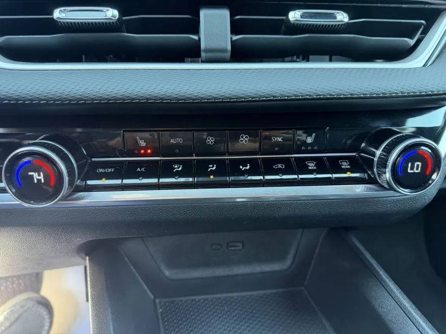 2025 Chevrolet Equinox AWD LT | Photo 16 of 20