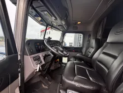 2022 Peterbilt 389 | Thumbnail Photo 10 of 20