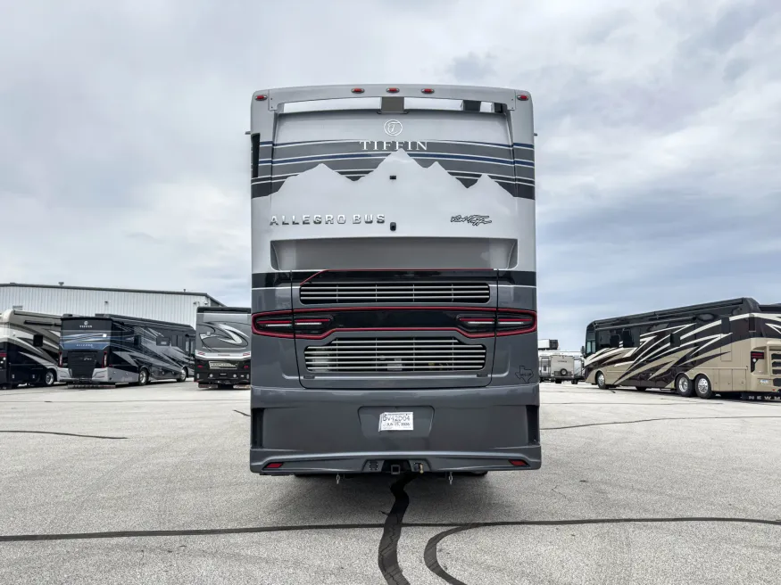 2026 Tiffin Allegro Bus 45BTP | Photo 5 of 47