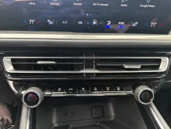 2024 Chevrolet Traverse AWD LT | Thumbnail Photo 17 of 21